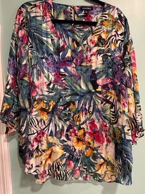 Roz and Ali Floral V-Neck Blouse